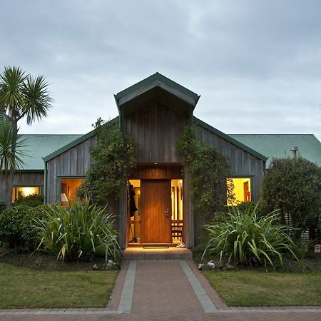 Whakaipo Lodge Taupo Bagian luar foto