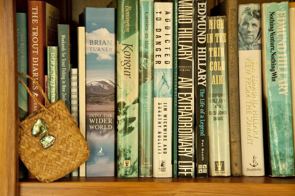 Whakaipo Lodge Taupo Bagian luar foto