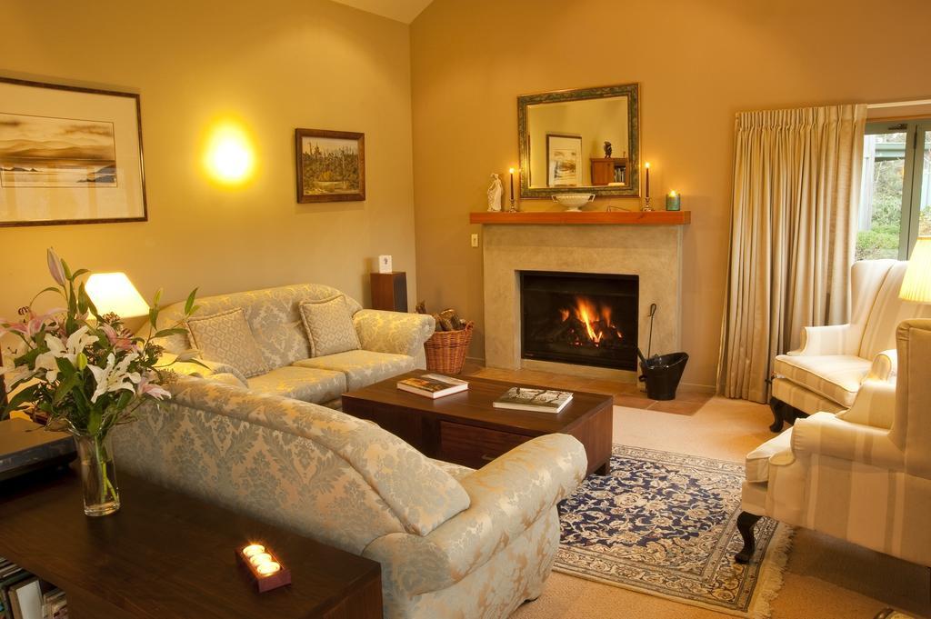 Whakaipo Lodge Taupo Bagian luar foto