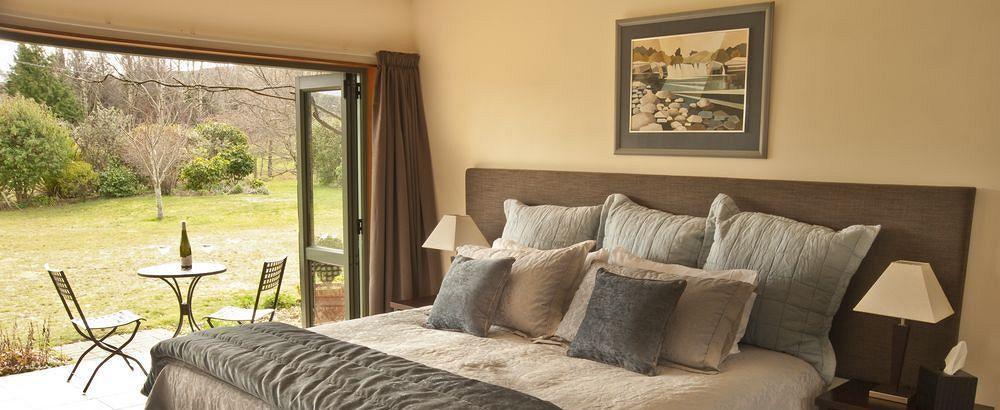 Whakaipo Lodge Taupo Bagian luar foto