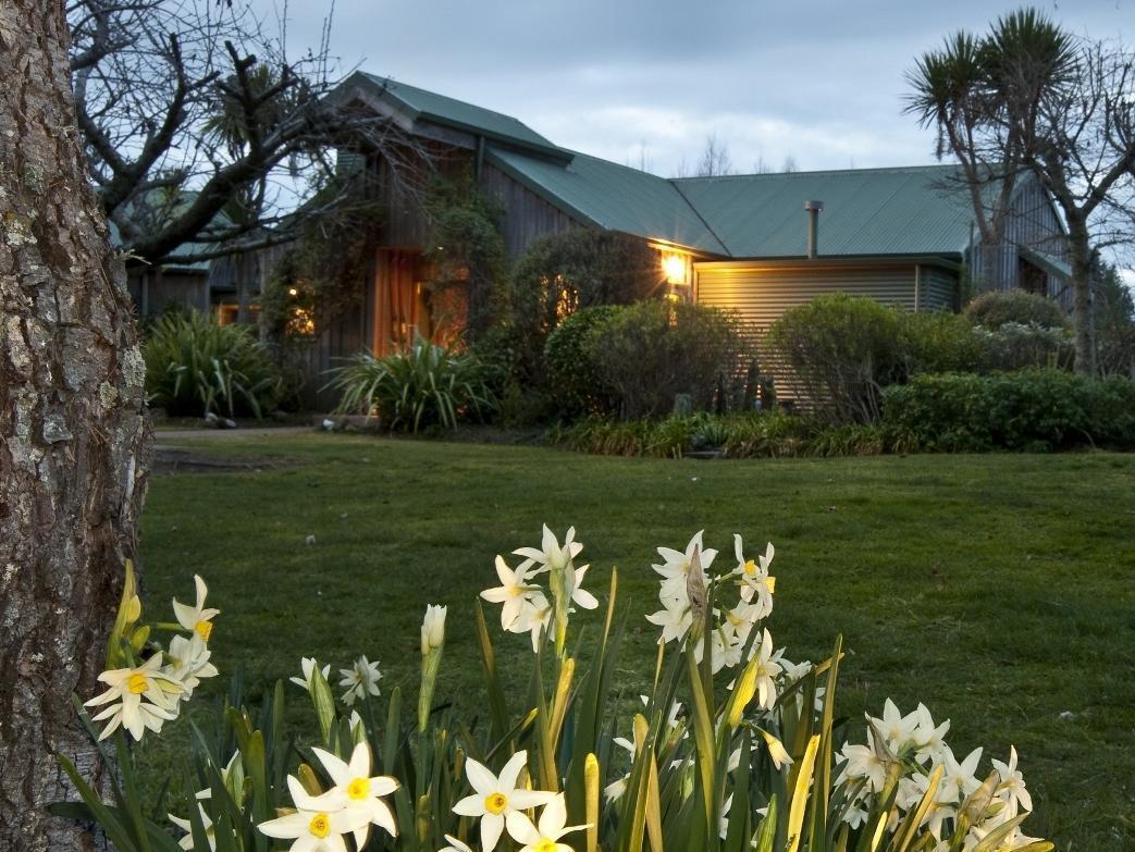 Whakaipo Lodge Taupo Bagian luar foto