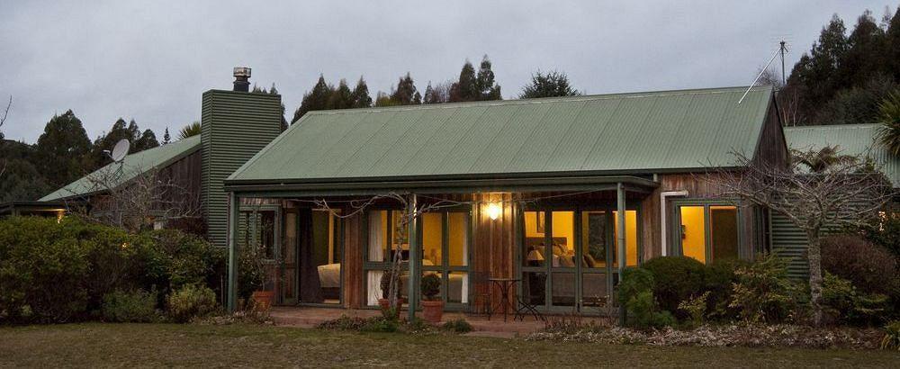 Whakaipo Lodge Taupo Bagian luar foto