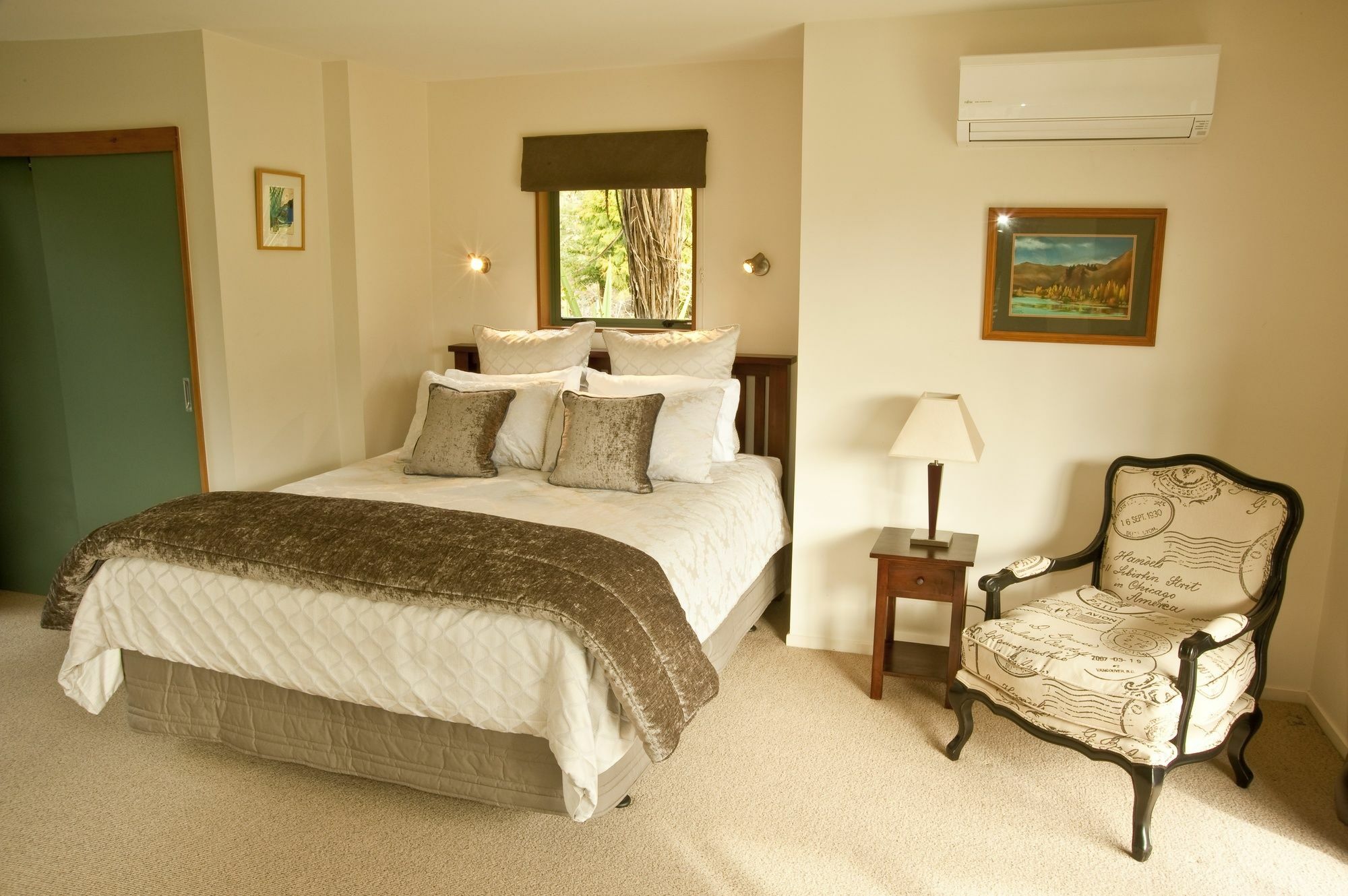 Whakaipo Lodge Taupo Bagian luar foto