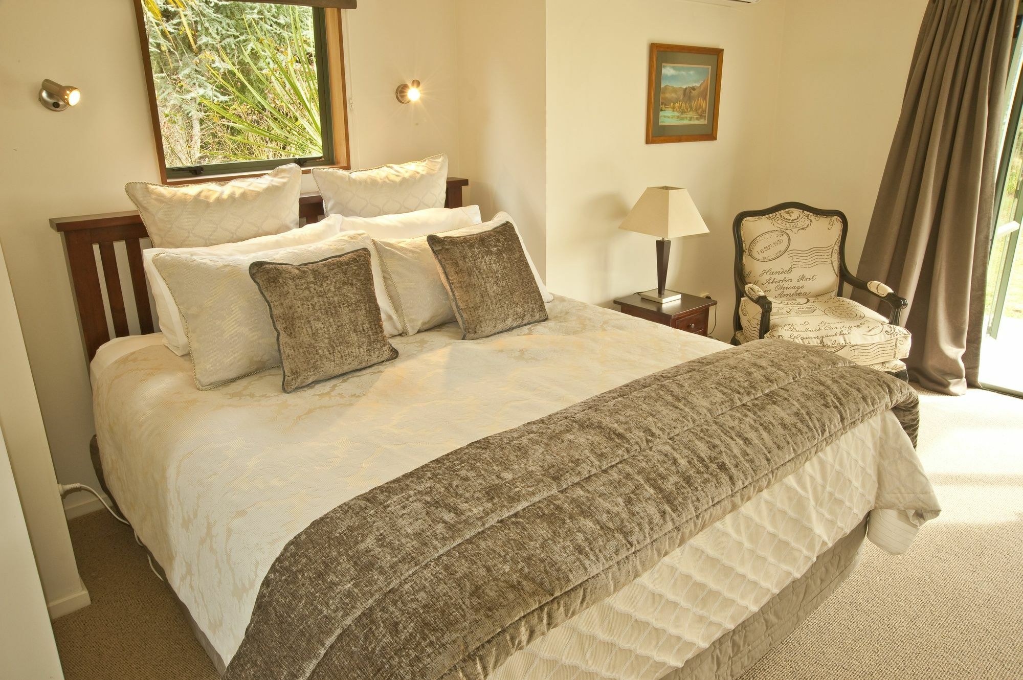 Whakaipo Lodge Taupo Bagian luar foto