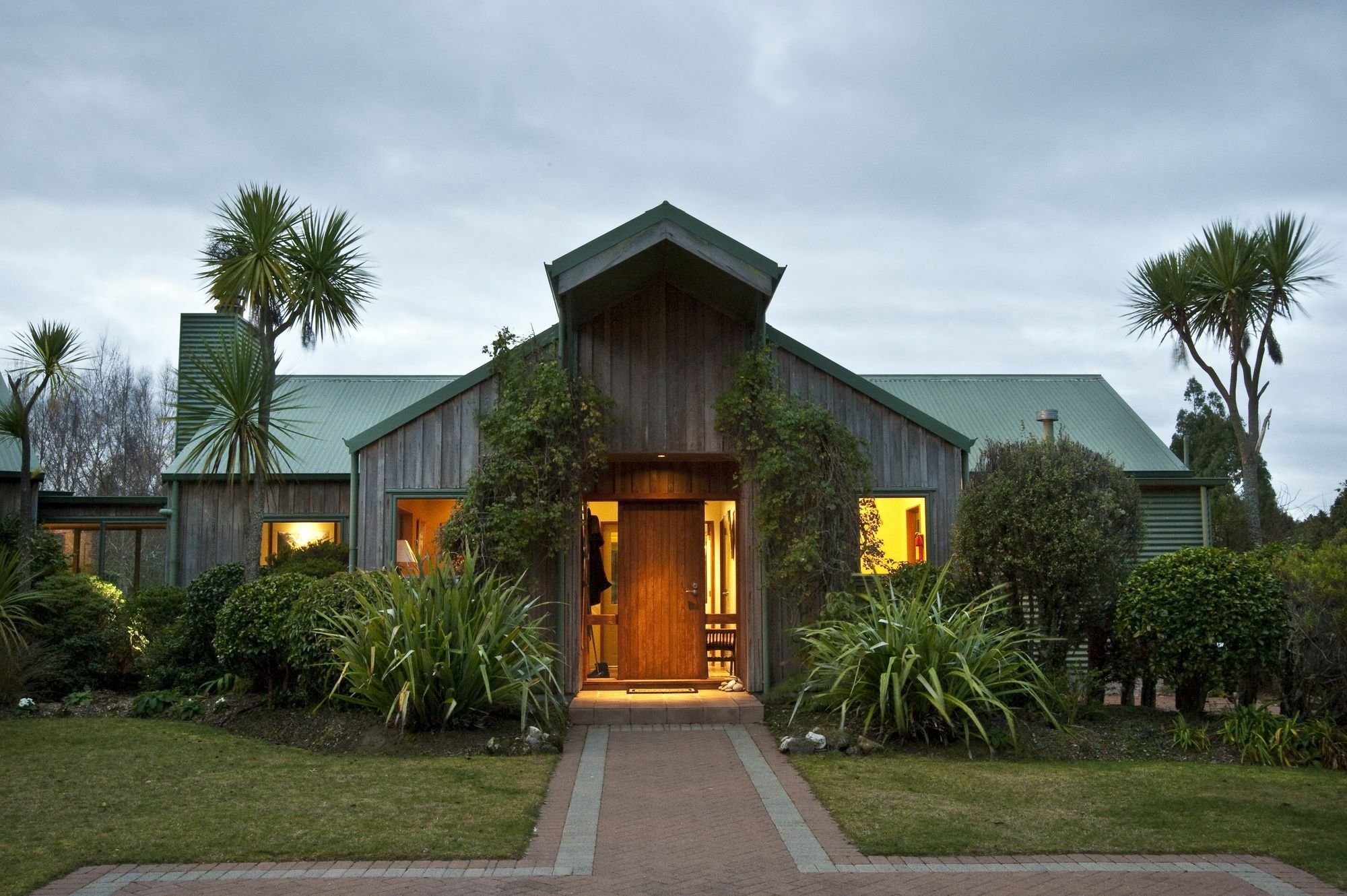 Whakaipo Lodge Taupo Bagian luar foto